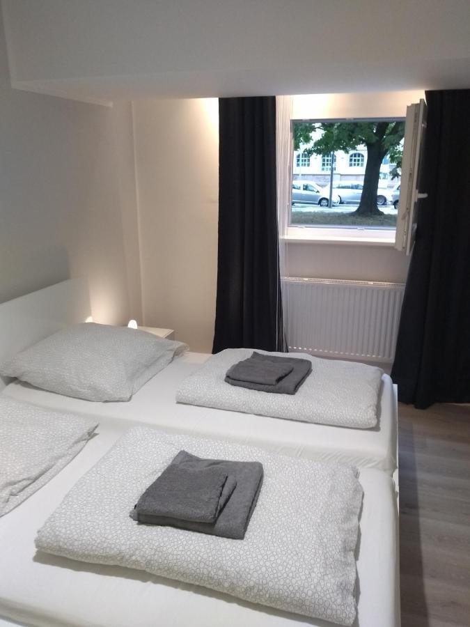 City-Apartment Spreeufer Im Herzen Berlins Berlim Exterior foto